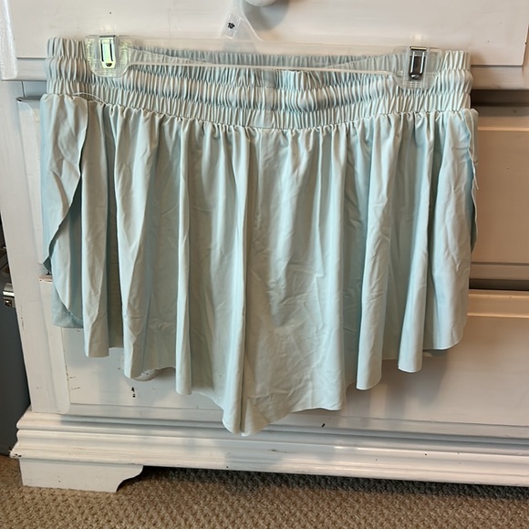 Womens Flowey Shorts - Picture 2 of 2